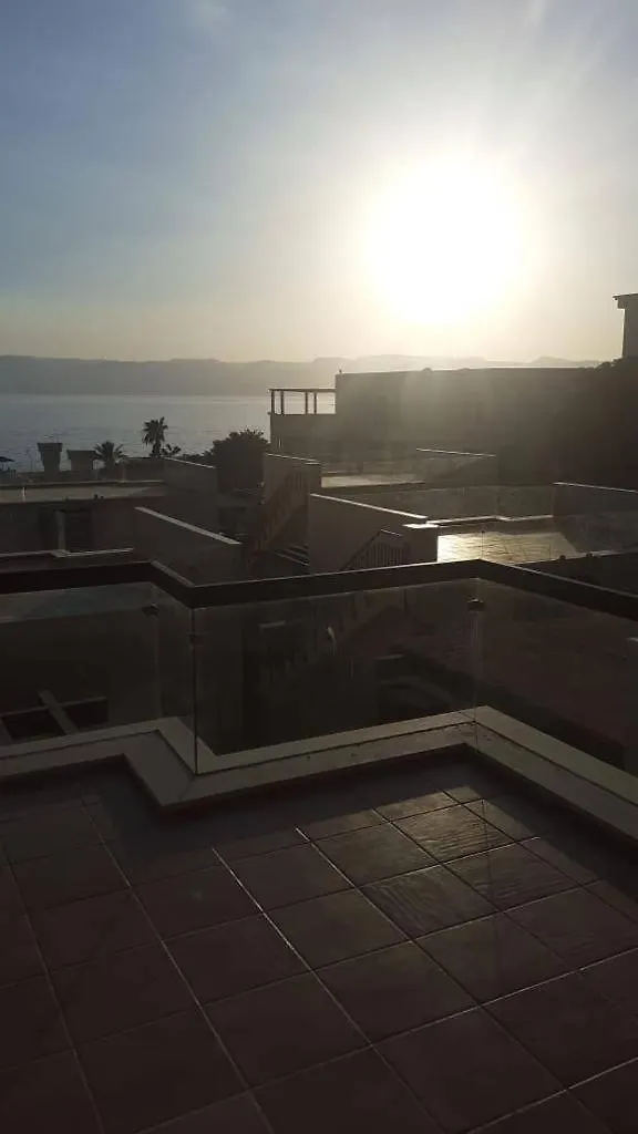 מלון עקבה Rose Beach Chalet פארק נופש