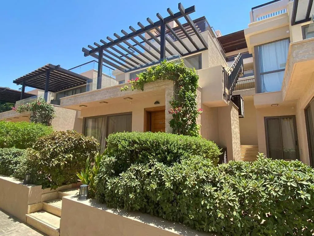 מלון עקבה Rose Beach Chalet פארק נופש